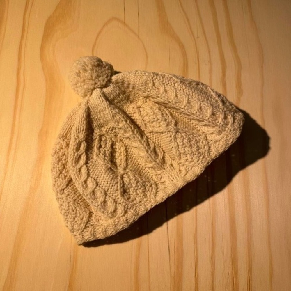 Garfinckel's‎ knit hat